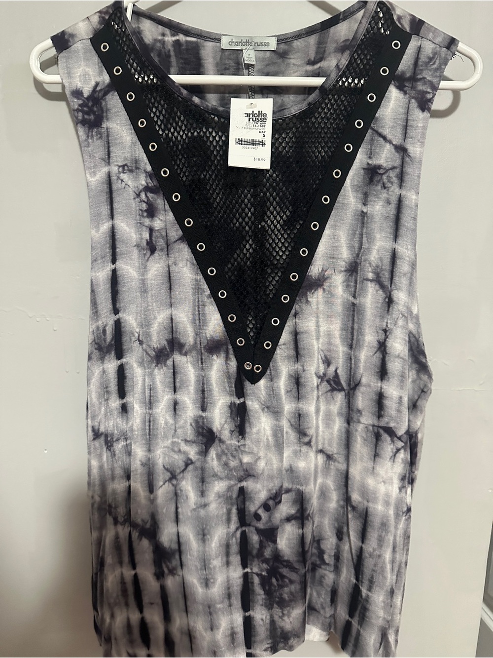 Charlotte Russe Black & Gray Tie-Dye Mesh V-Neck Tank S